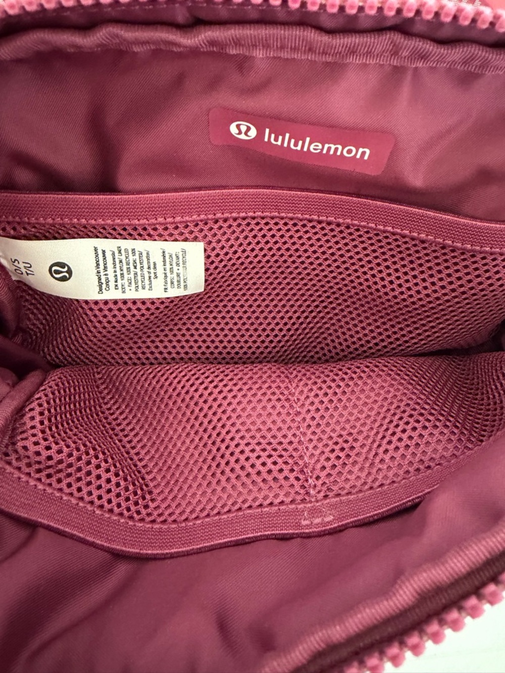 LuLuLemon Color Washed Mauve Sakura Pink White Everywhere Belt Bag 1L EUC - Picture 3 of 9